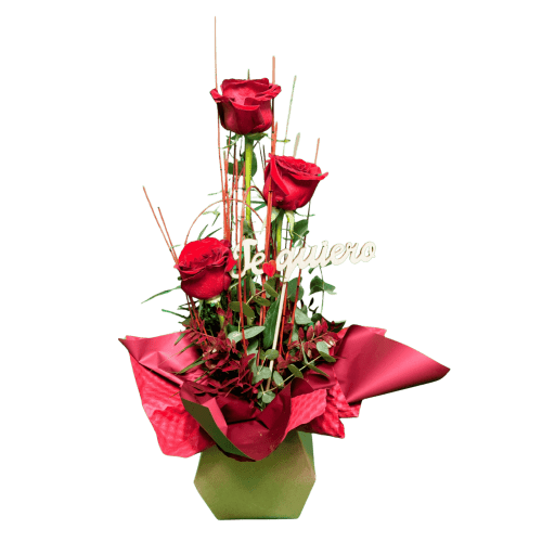 Caja con 3 rosas rojas y detalle Te quiero &ndash; Rosi Floristas
