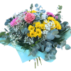 Ramo de flores frescas con rosas, margaritas y gerberas. El Ramo Florencia de Rosi Floristas es un diseño floral premium disponible en tres tamaños.